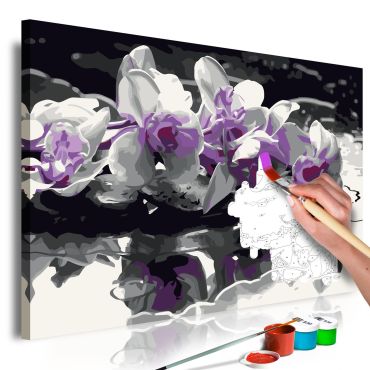 Направете своя собствена картина върху платно - лилава орхидея (черен фон и отражение във водата) 60x40