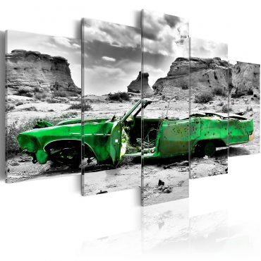 Платнен печат - Зелена ретро кола в пустинята Колорадо